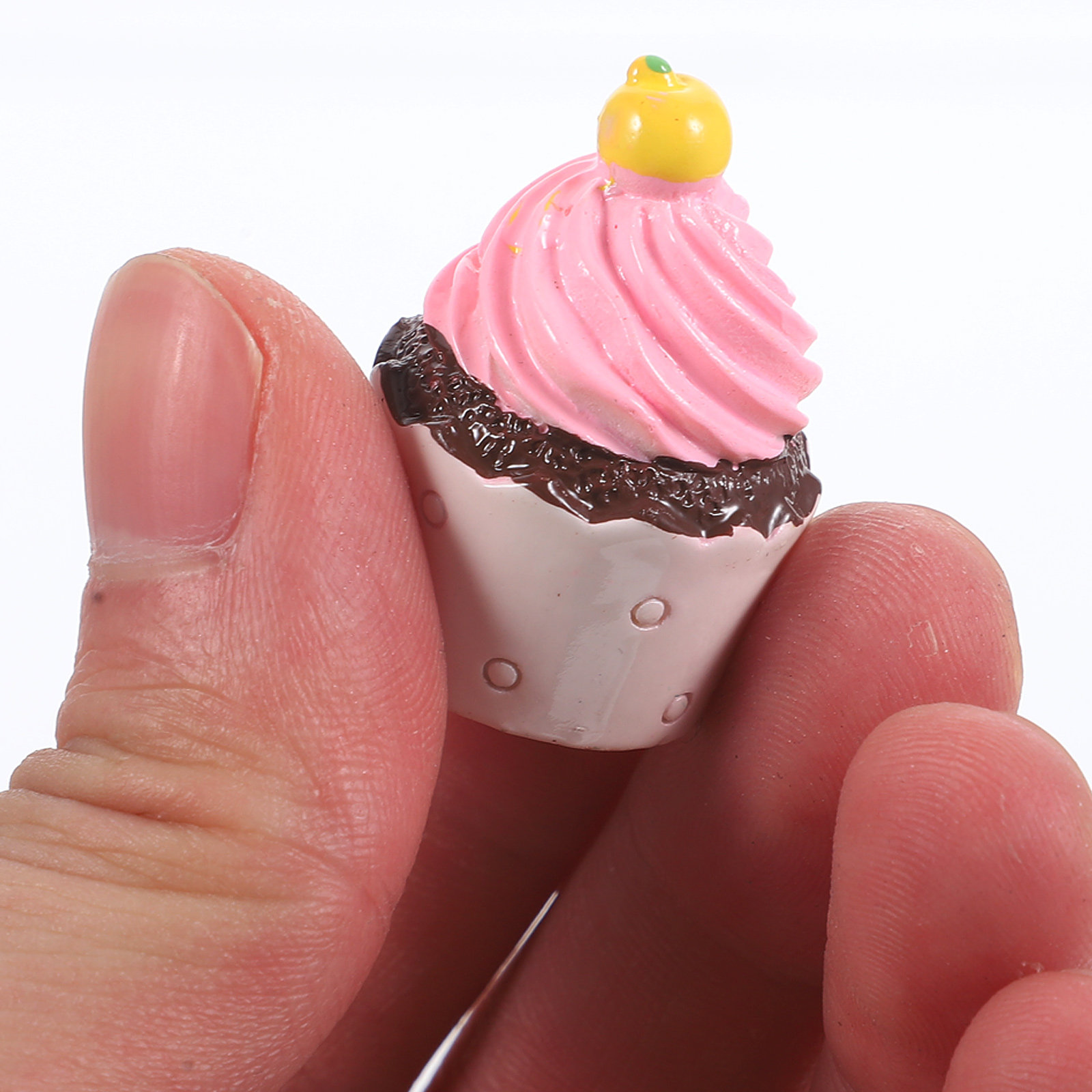 Crafting Resin - 8Pcs Resin Simulated Cupcake DIY Charms